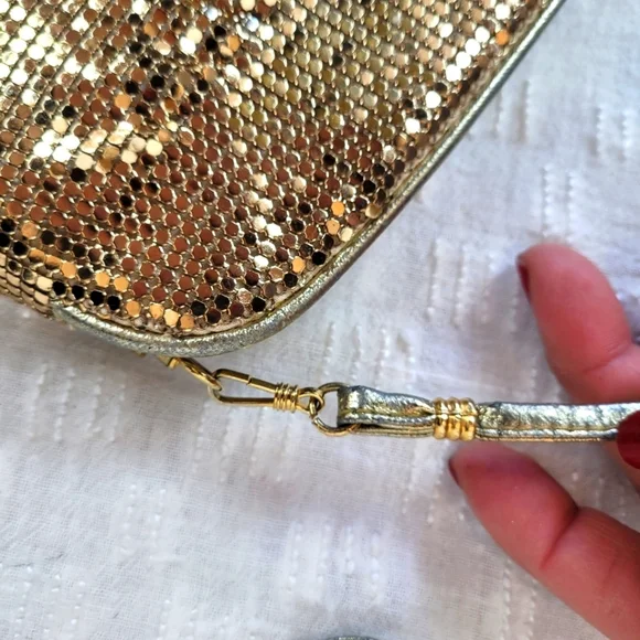 Whiting and Davis vintage shimmer gold small purse clutch with strap fancy party - Picture 4 of 13